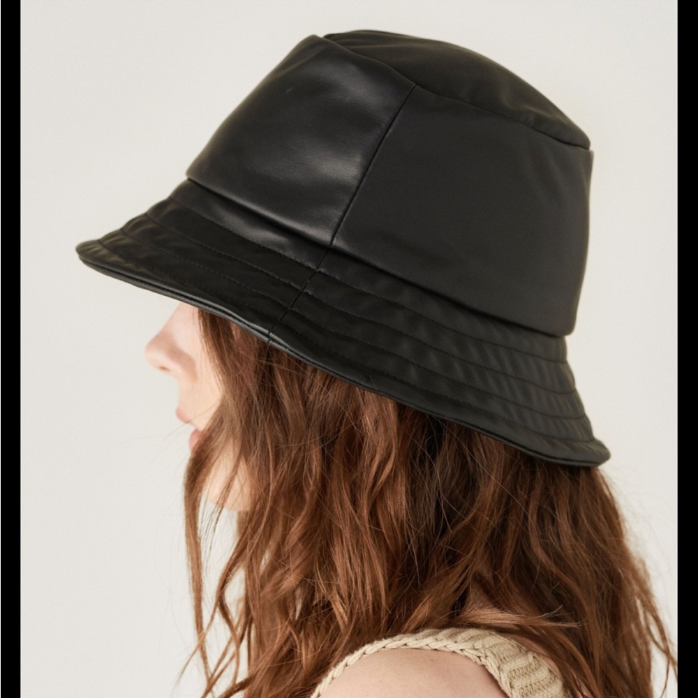 VEDA Ginger Leather Bucket Hat Black - Picture 6 of 6